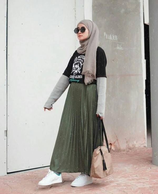 Gaya Hijab Dengan Rok Plisket Hijabfest