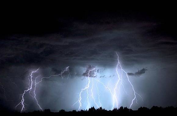 Apa Itu Listrik Statis Beserta Contoh Dalam Kehidupan Sehari Hari Hitekno Line Today