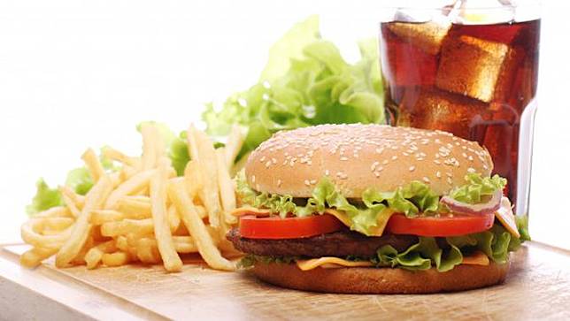 5 Cara Mudah Menurunkan Berat Badan Tanpa Olahraga dan Diet yang Menyiksa 