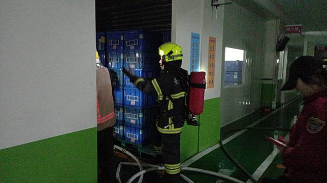 台南市安平工業區工廠火災大夜班作業男員工送醫 聯合新聞網 Line Today