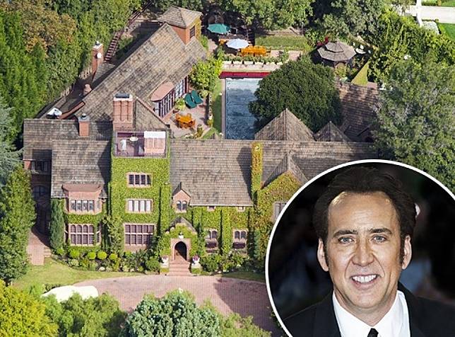 8 Rumah Unik Selebritis Hollywood, Ada yang Punya Landasan Pesawat!