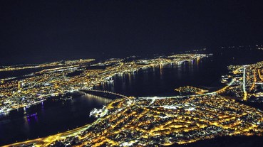 【前進北極圈|北歐瑞典＆挪威追尋極光奇幻之旅】Day 4-挪威最北的絕美極光城市Tromso特羅姆瑟-搭Fjellheisen纜車欣賞夜景