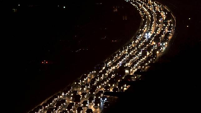 Puncak Arus Mudik di Tol Cikampek