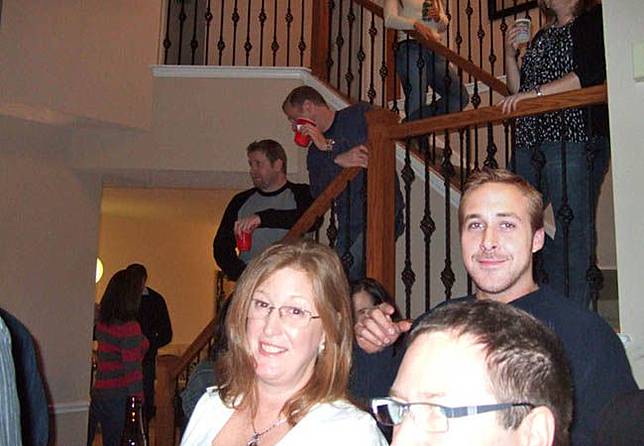 Bermodal Photoshop, 10 Orang Ini 'Undang' Selebritis ke Pestanya!