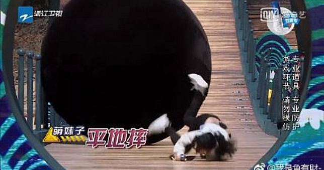 Angelababy摔個四腳朝天　化妝師透露：不只這些