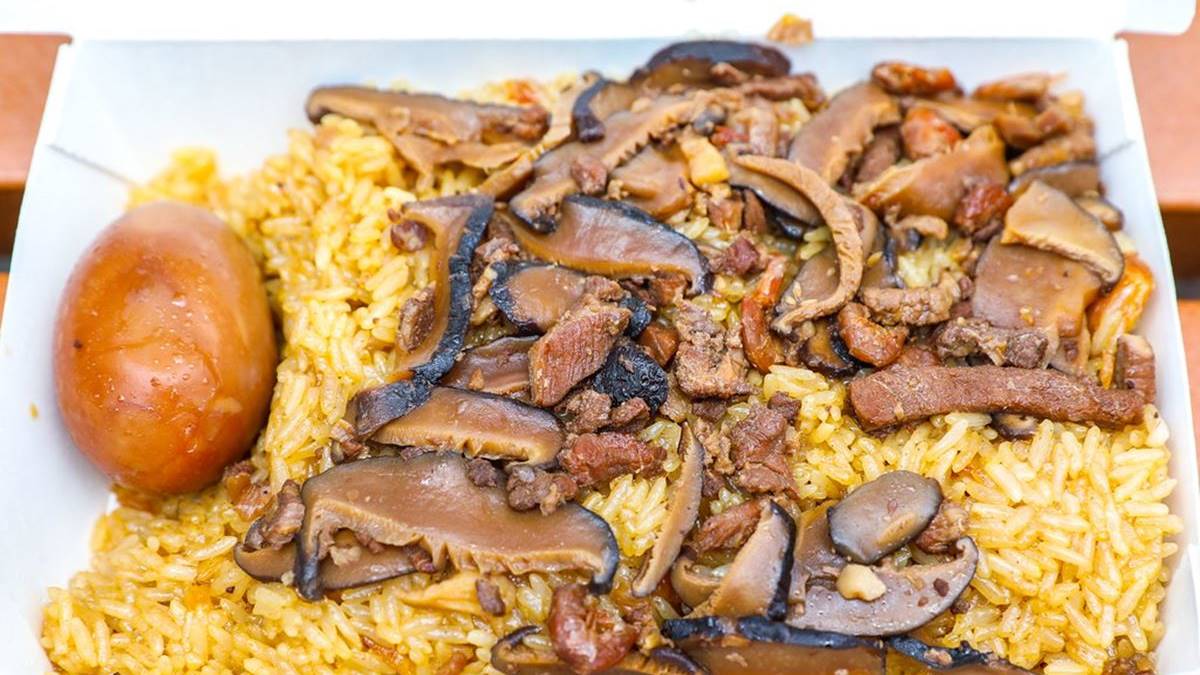 2023大稻埕賞煙火順吃！永樂市場７家網推美食：郭董也愛油飯、百年神級雞捲