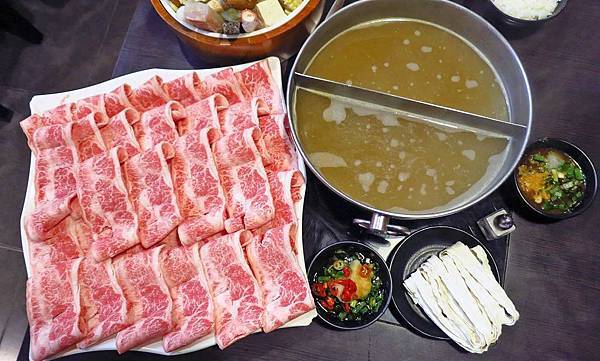 【蘆洲美食】正官木桶涮涮鍋-巨無霸份量的和牛火鍋店 【蘆洲美食】正官木桶涮涮鍋-巨無霸份量的和牛火鍋店