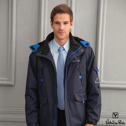 ◎AI科技智慧貼合面料、防水、透氣、抗汙材質|◎中空保溫纖維+柔軟波斯絨，抗寒保暖更加強|◎經典配色+可拆連帽設計，多功能又不失品味時尚、機能、舒適設計，展現都會流行和戶外休閒最佳穿著方式品牌定位:流