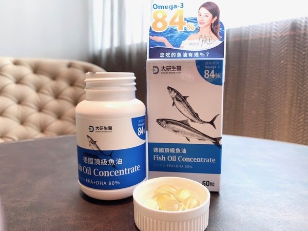 「魚油」來自德國KD Pharma大廠原料，陳美鳳代言市售含量最高的Omega3 84%，EPA+DHA 80%ー大研生醫德國頂級魚油開箱分享