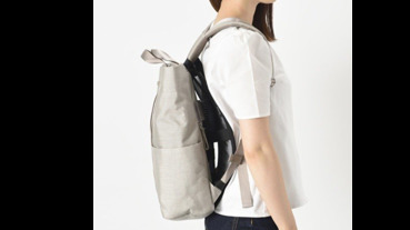 背包悶熱滿身汗，加上一片風網幫你吹吹整身涼