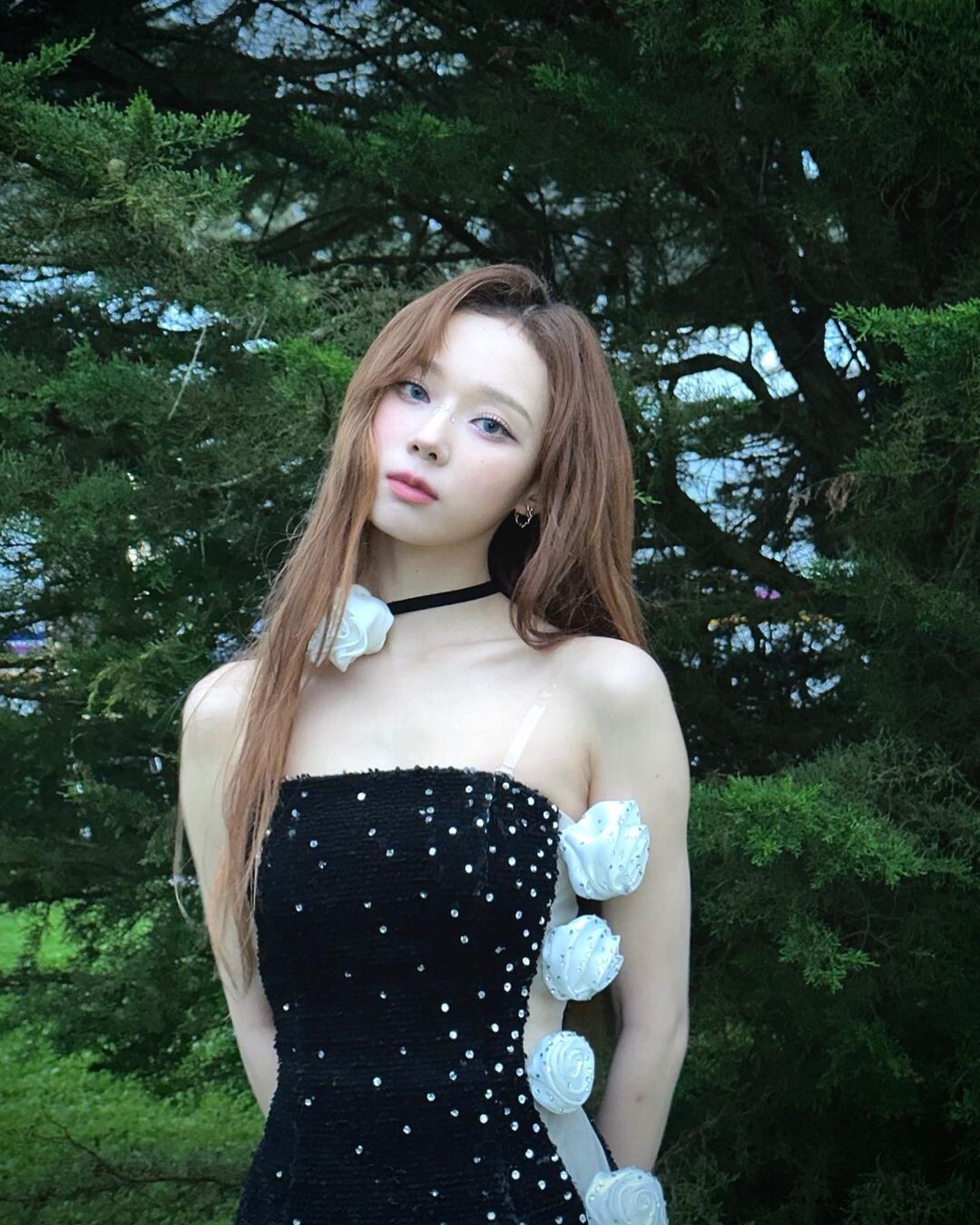 想要少女感你只缺條緞帶！jennie仙氣絲帶編髮、爆紅samba緞帶鞋全都少不了他！