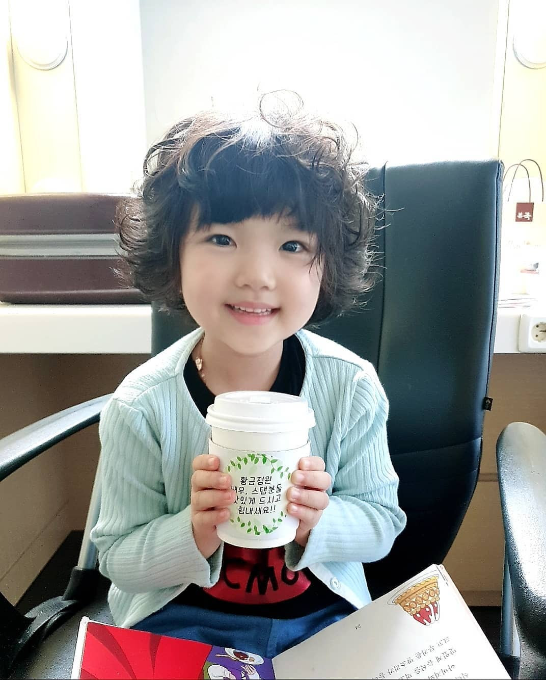 《惡之花》小童星丁瑞研4歲出道，元氣笑容&超強哭戲，完全是小戲精！