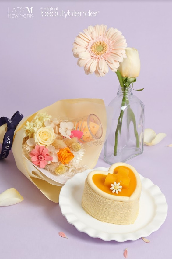 最美七夕送禮推薦！Lady M「愛心芒果千層」，酸甜芒果+美妝蛋永生花束情人節絕對過關