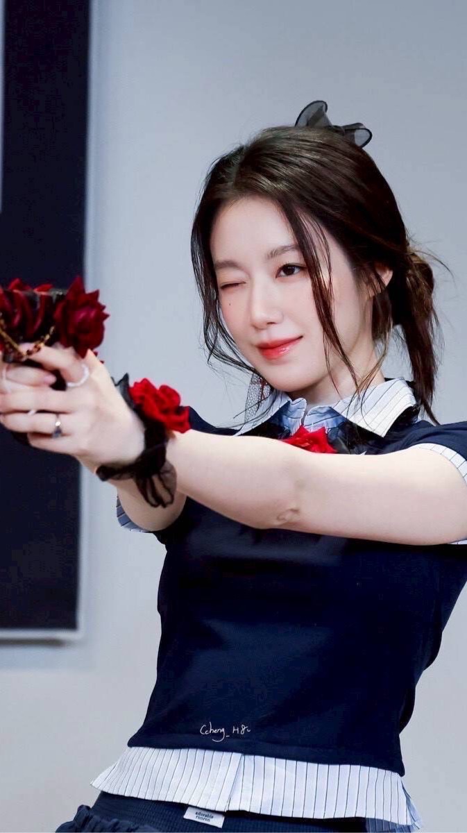 賣卡群聊天^-^