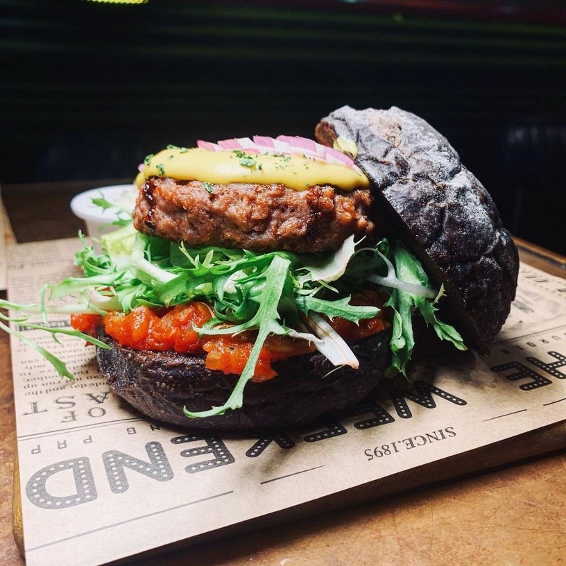 台北蔬食異料餐廳推薦7：Red Room Rendezvous 紅房餐酒館