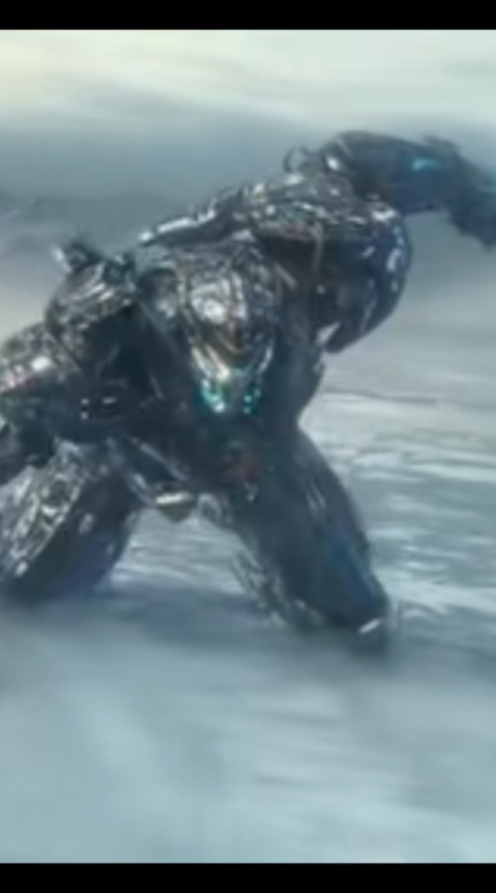 กลุ่มคนชอบดูหนัง Pacific rim