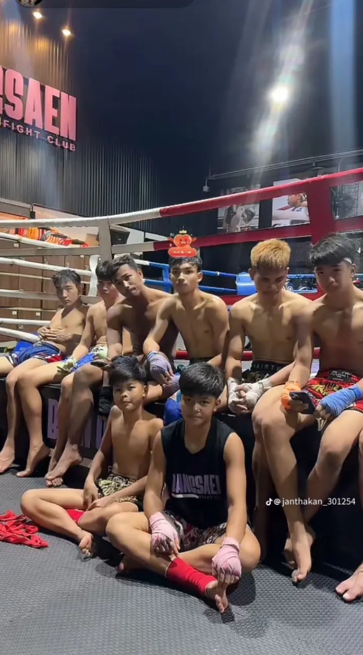 ซัพพอร์ตค่ายบางแสนไฟท์คลับ