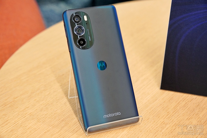 motorola 推出 edge 30 系列旗艦手機，萬元有找 g82 一同登場
