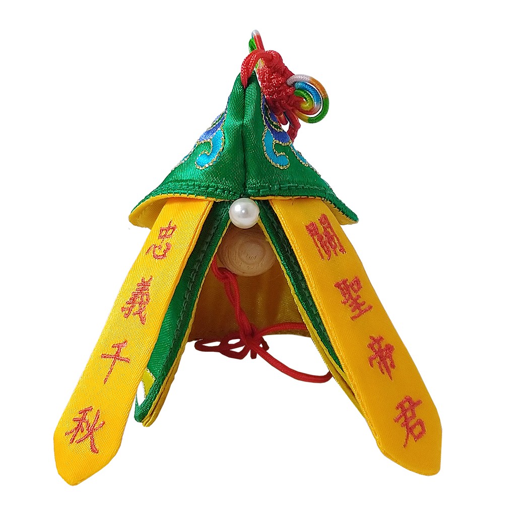 ＊產品特色精緻手工刺繡工藝，將傳統神明桌布或神明衣服刺繡工藝，延伸運用到文創小神衣，將神明加持過的香爐香包，視同神明隨身護佑般，用迷你小神衣保護起來，加上，施華洛世奇水晶珍珠，畫龍點睛，增加神衣時尚感