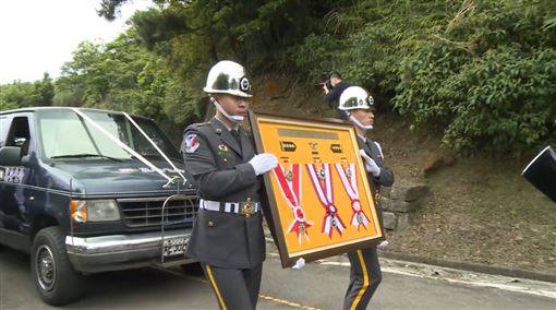 郝柏村低調出殯　軍方高規格送別曝光