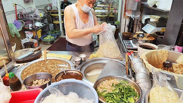 板橋古早味滿月油飯香菇肉羹