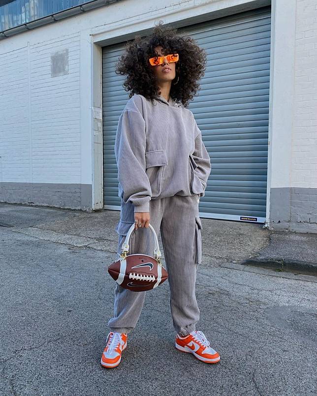 Cara Mix And Match Hoodie Biar Terlihat Lebih Modis Yukepo Com Line Today