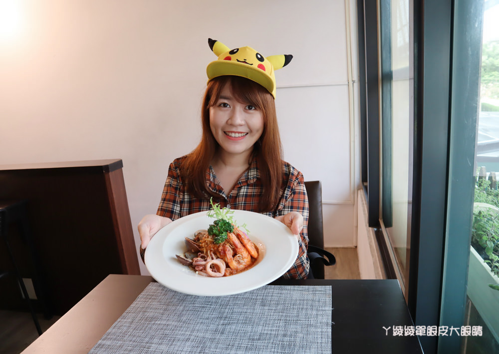 竹北平價美食餐廳推薦流浪貓香草義式廚房，竹北新開幕寶可夢主題美食餐廳！貓奴們快來找主子