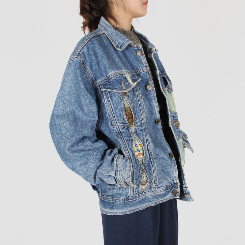 蛋植物嚴選古著牛仔外套，經過時間洗禮，有著新品難以媲美的洗鍊刷色，讓人著迷的使用感，加上實穿性高的面料，是每天都能著用的完美日常單品！