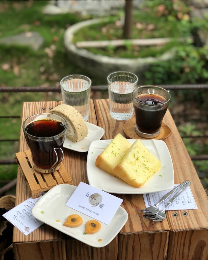 台東美食推薦｜台東必吃美食這麼多怎麼挑？就讓熱愛台東的小編來推薦最熱門的【 2021台東美食懶人包 】，這次總共有15家必吃的 台東美食餐廳 ，包含： 台東市區美食 、 正氣路美食 、無菜單料理…等，一次報給你知！現在就跟著小編一起吃遍 台東美食地圖 吧～