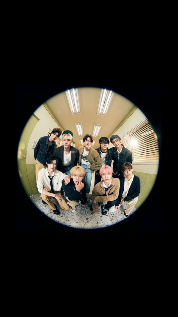 ZB1 台北場場外拍照！