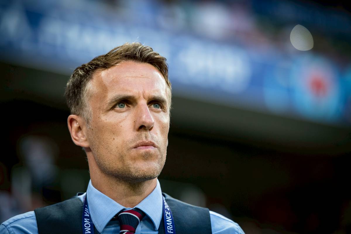 england-women-s-football-head-coach-neville-to-step-down-next-summer