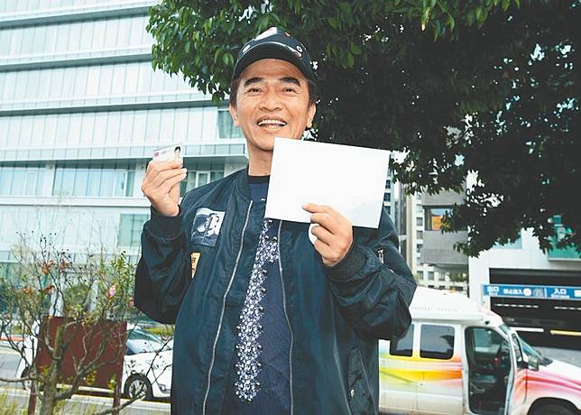 阿諾挺肚優先投票尷尬遭民眾嗆聲吳宗憲：誰當選就支持誰