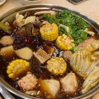 【台北松山美食】東佳老林羊肉爐微風店，550元吃到飽，冷天跟朋友一起聚餐補身！