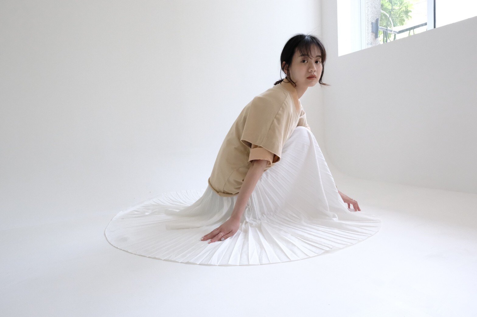 領券折$50 | CHILL 女裝 微傘型百褶裙（白/灰杏/黑）▶樂天99購物節 優惠碼：2009CP50