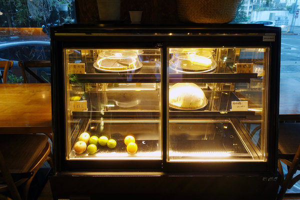 新竹東區竹科人及交大學生聚餐約會美式餐廳，LALA Kitchen新美式餐廳新竹科園店，餐點份量多楓糖鬆餅炸雞超好吃(含LALA Kitchen菜單) 