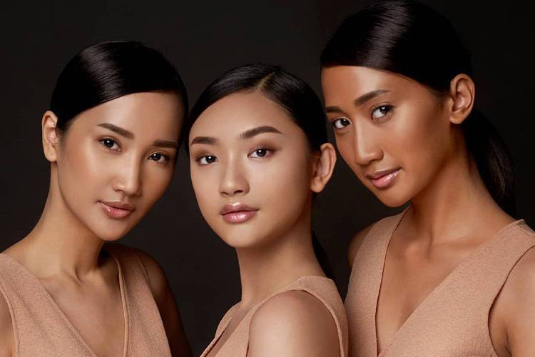 5 Rekomendasi Bedak Tabur Untuk Kulit Gelap Agar Tampak Fresh Dan Glowing Womantalk Com Line Today