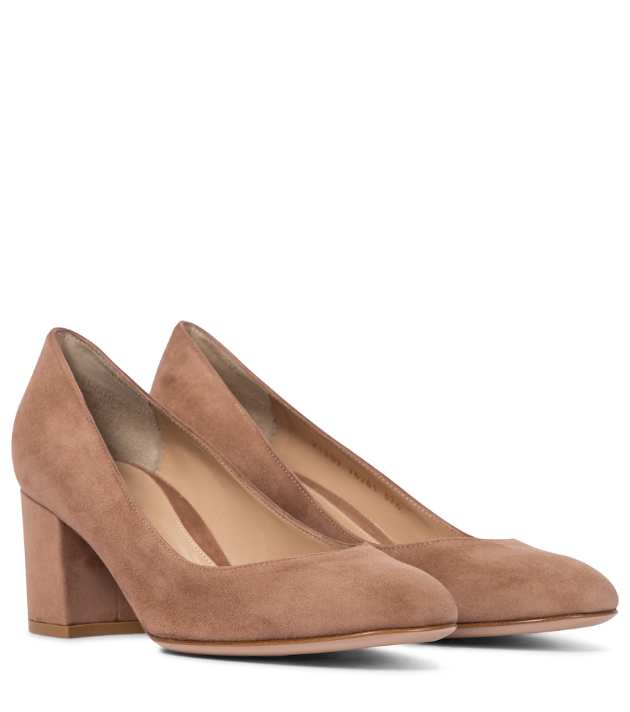 Gianvito Rossi's Gilda pumps are the type of style that deserves hero status in your wardrobe: you'l