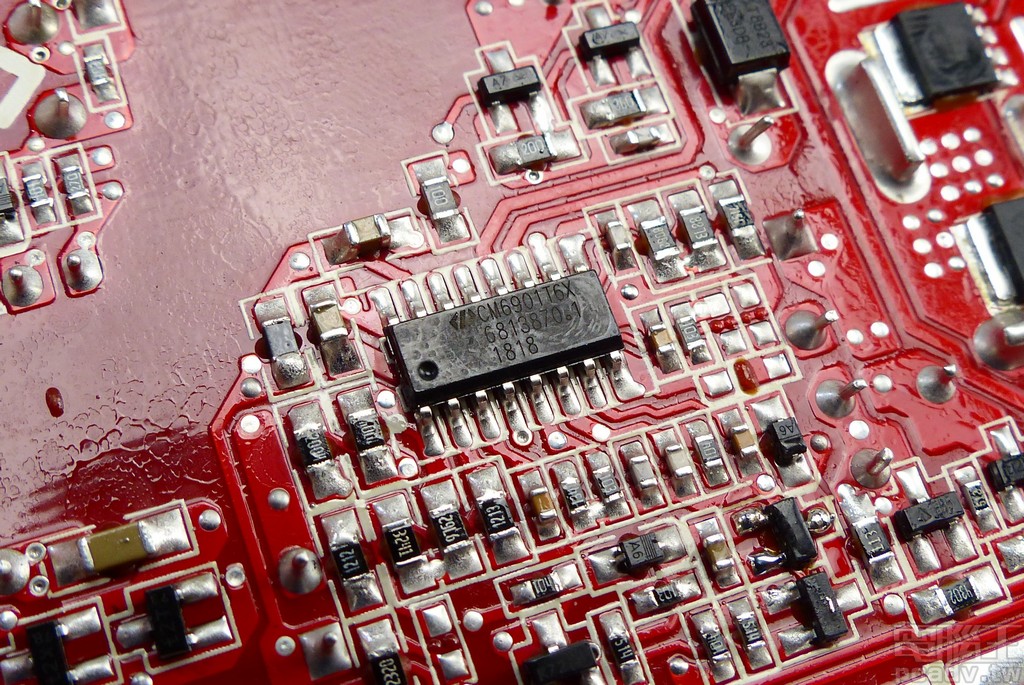 全橋 LLC 諧振同步整流 +12V 由 CM6901 負責