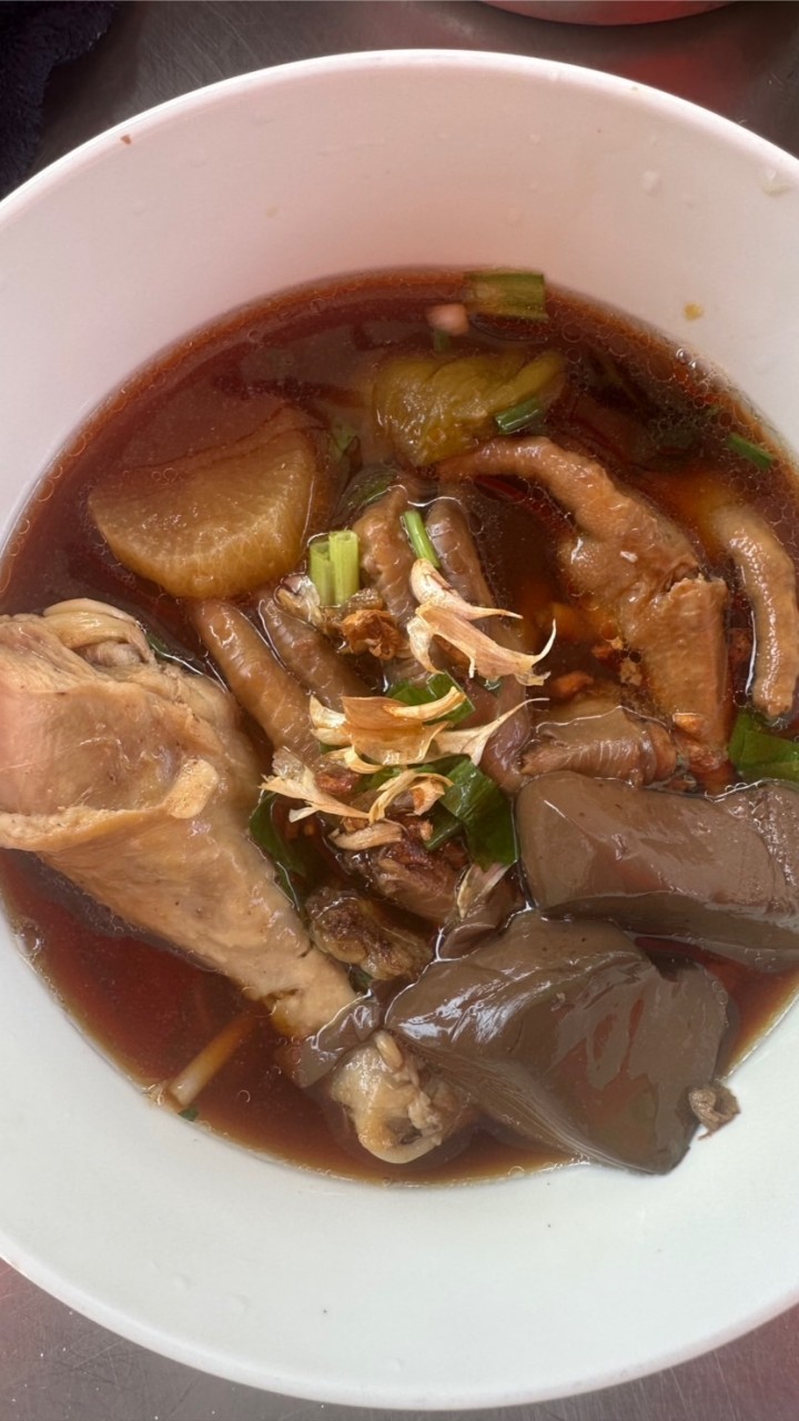 เตี๋ยวไก่ สถาพร 🍜