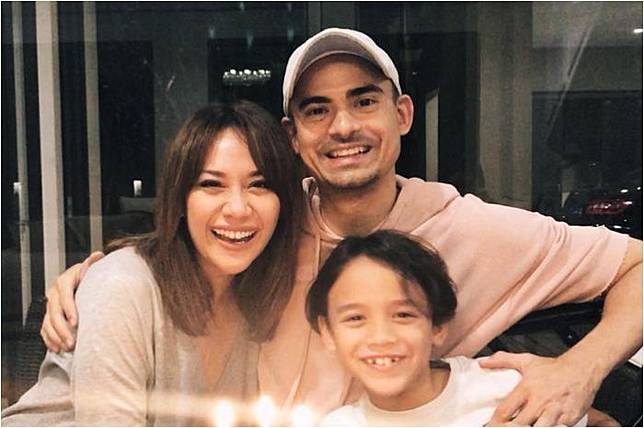 BCL dan keluarga kecilnya 