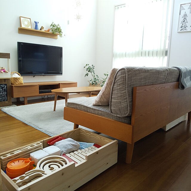 わずかなすきまを有効利用 ソファ下の収納アイデア10選 Roomclip Mag