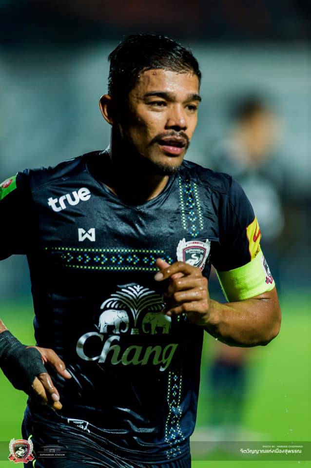 ประทุม ชูทอง