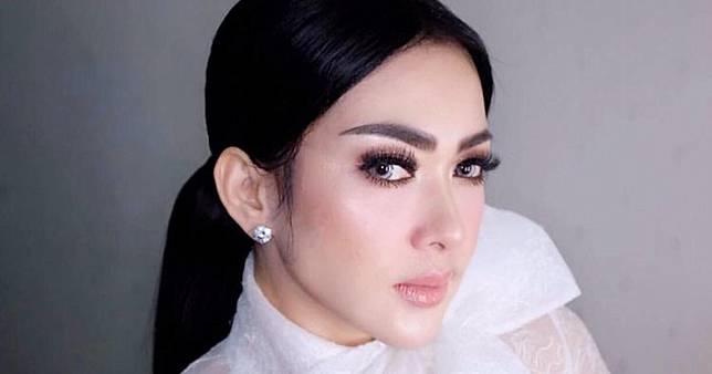 Jalan-jalan ke LA naik jet VIP, harga koper Syahrini ini bikin kaget!