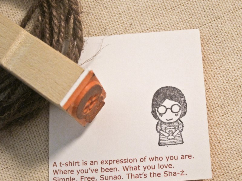 帶黑框眼鏡，穿著無印的橫條紋衣，來一杯星巴克，這是我對咖啡女孩的刻版印像。 尺寸約10mm X 20mm ::::::::::關於 包裝:::::::::: 基本上都是統一整個包裝，如有需個別包裝，請