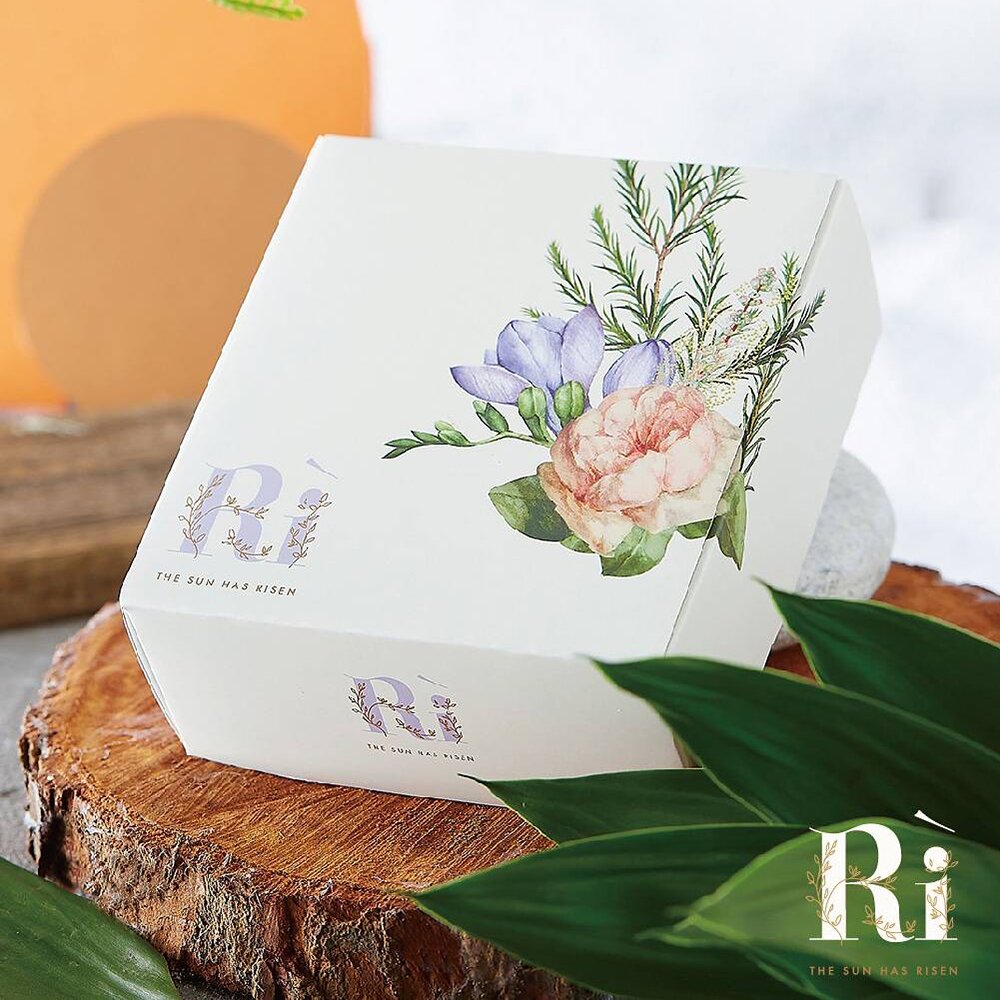 Rì 茶樹 Vitamin B5 抗菌乾洗手凝露◎ Vitamin B5 能加強保濕效果並滋潤◎ 75% 酒精比例調配，有效消滅有害物質◎ 擁有防護的作用，也不會讓肌膚感到乾澀、乾燥◎ 添加政府核可抗