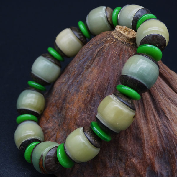 佛像手鏈 燈籠瓶菩提根佛珠手串 手鏈綠隔片風化淡綠白菩提根手串【快速出貨】
