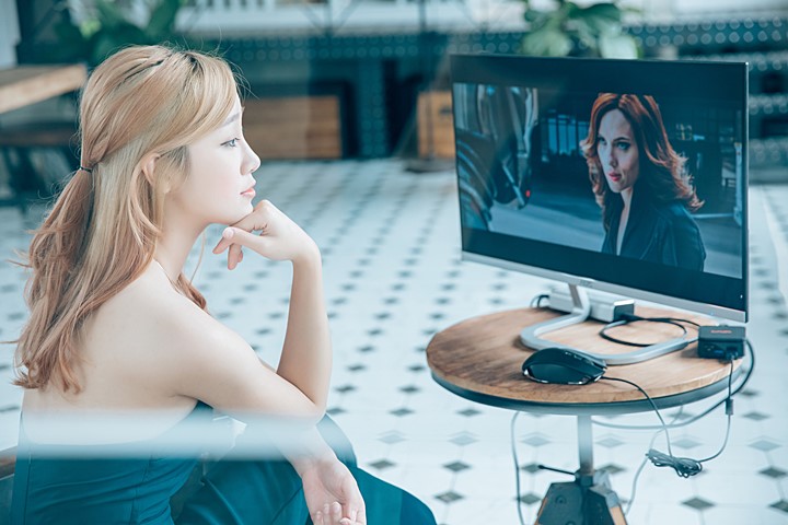 結合保時捷原廠設計，打造科技時尚精品：AOC PDS271 液晶顯示器