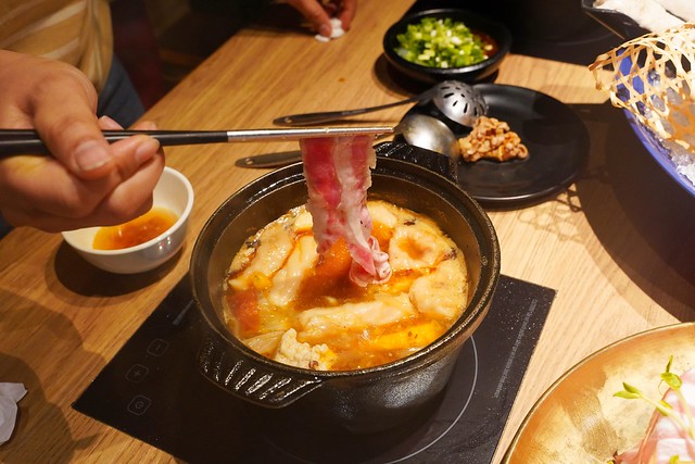 肉多多火鍋員林育英店