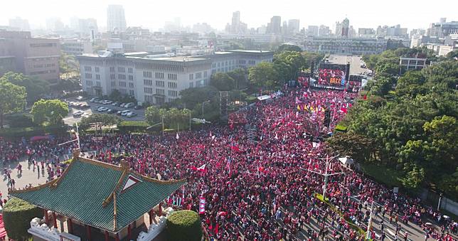 國民黨凱道勝利晚會氣勢如虹　入夜後將再塞爆會場