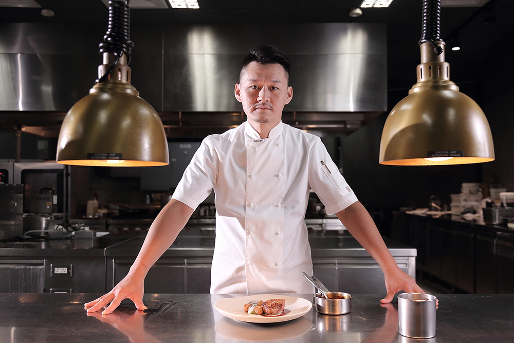 自認和海洋很有緣份的主廚Jason，曾先後服役於美國海軍艦隊、任職於墨爾本和雪梨的知名餐廳逾十年，擅於運用各地食材，他表示，「一套菜單等於濃縮了Chef一生的經驗。」(攝影/Carter)